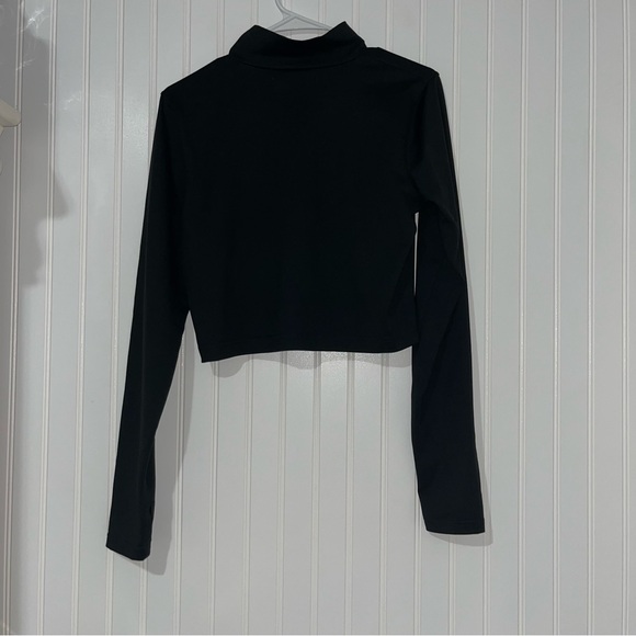 Abercrombie and fitch black long sleeve crop top size medium - Picture 3 of 4